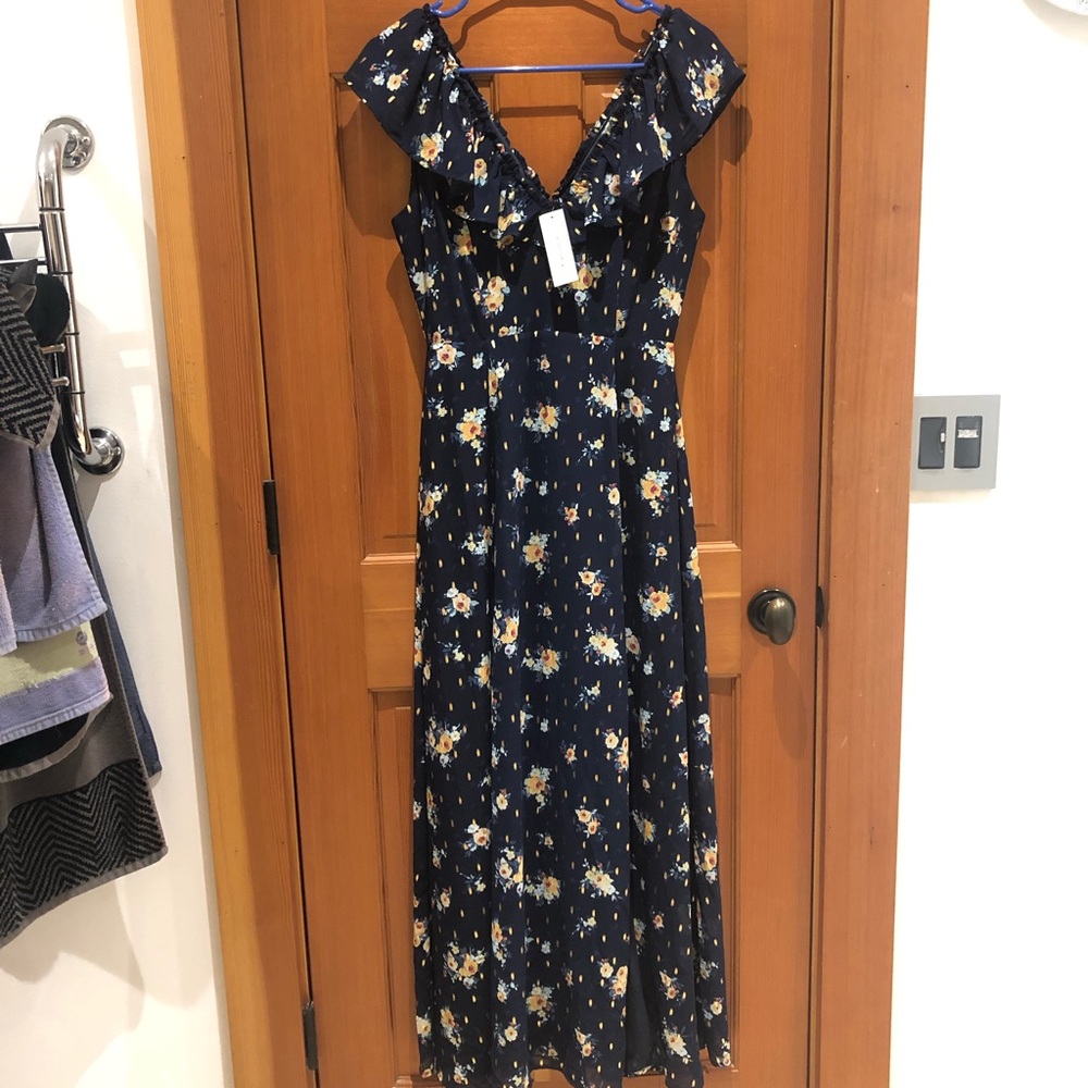NWT Francesca’s blue floral slit leg dress